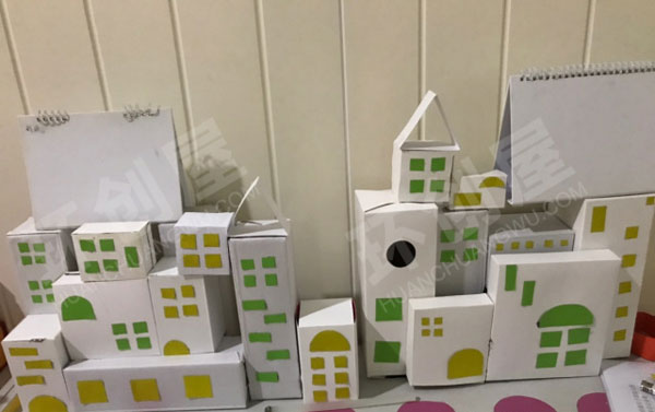 幼儿园各种废旧物品构建成品图片