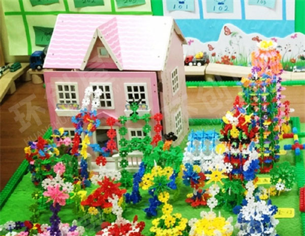 幼儿园雪花片乐高搭建的番茄花园图片