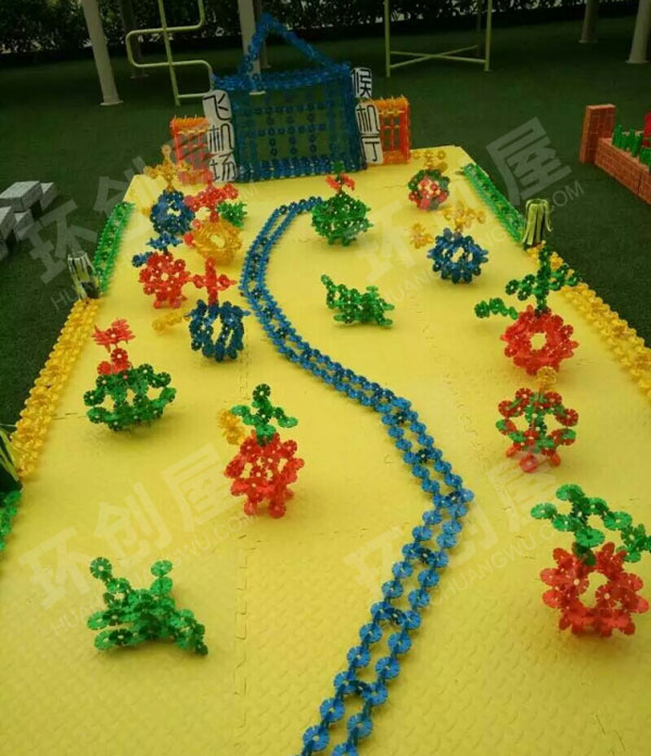 幼儿园建构区雪花片大型建构模型图片