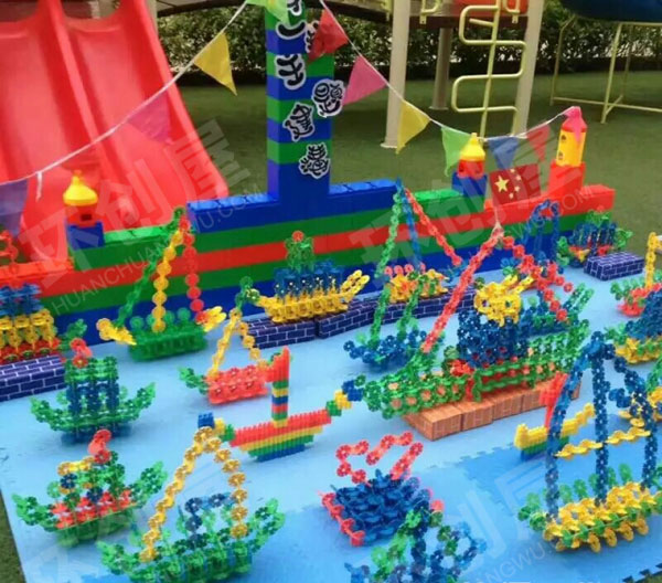 幼儿园建构区雪花片大型建构模型图片