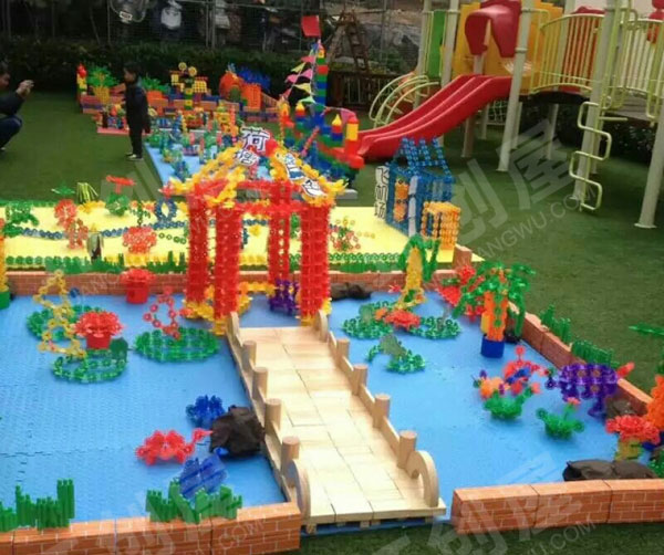 幼儿园建构区雪花片大型建构模型图片