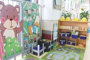 幼儿园阅读区共享亲子文明礼仪图片3张