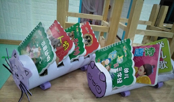 幼儿园阅读区自制可爱图书架图片