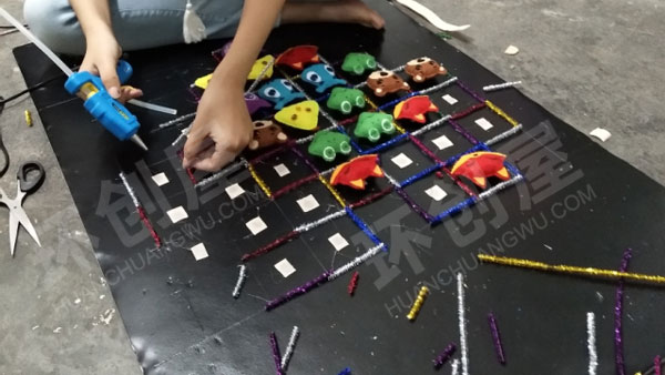 幼儿园益智区卡通不织布棋类游戏图片