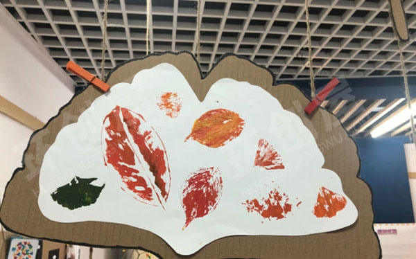 幼儿园秋天主题枫叶画吊饰图片