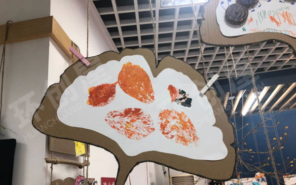 幼儿园秋天主题枫叶画吊饰图片