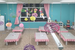 幼儿园毛线球挂饰图片4张