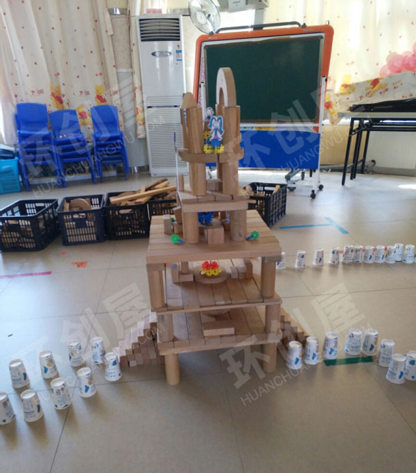 幼儿园儿童乐园积木搭建图片