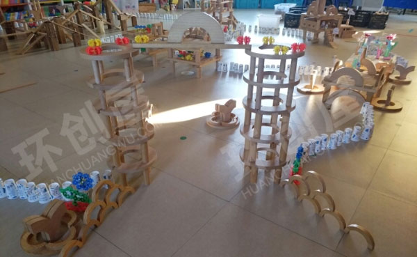 幼儿园儿童乐园积木搭建图片