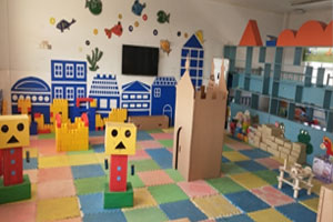 幼儿园废物利用搭建作品图片7张