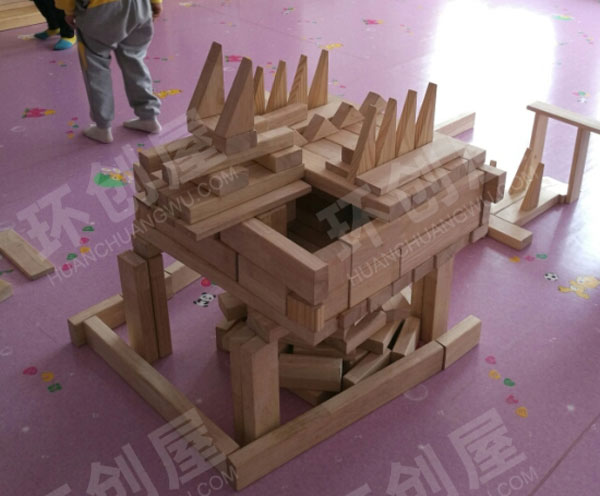 幼儿园建构共恐龙乐园图片