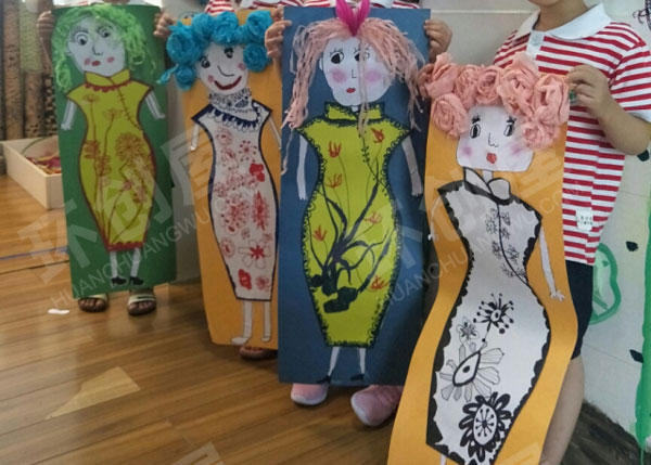 幼儿园美工区妈妈旗袍秀图片
