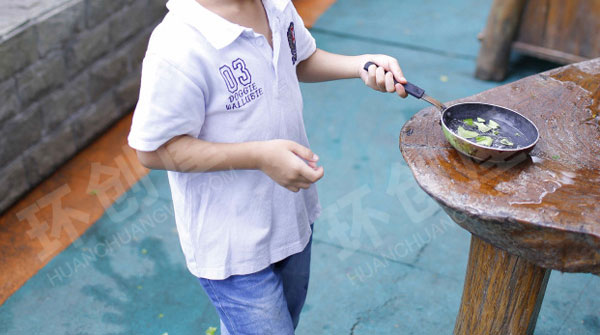 幼儿园户外角色游戏自主烹饪图片