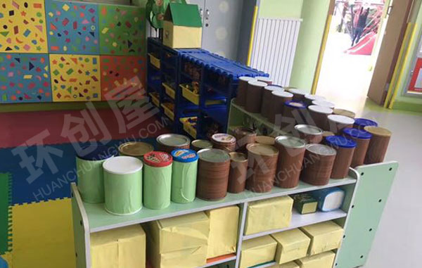 幼儿园建构区瓶瓶罐罐搭建图片