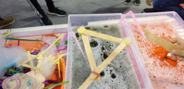 幼儿园科学区好玩的泡泡图片