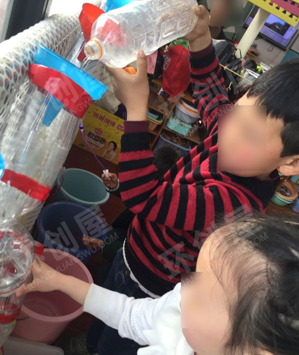 幼儿园科学区水咕噜咕噜图片