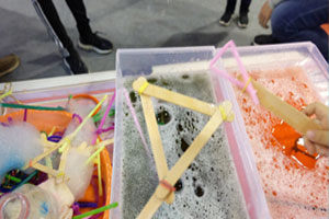 幼儿园科学区好玩的泡泡图片5张