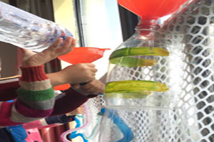 幼儿园科学区水咕噜咕噜图片5张