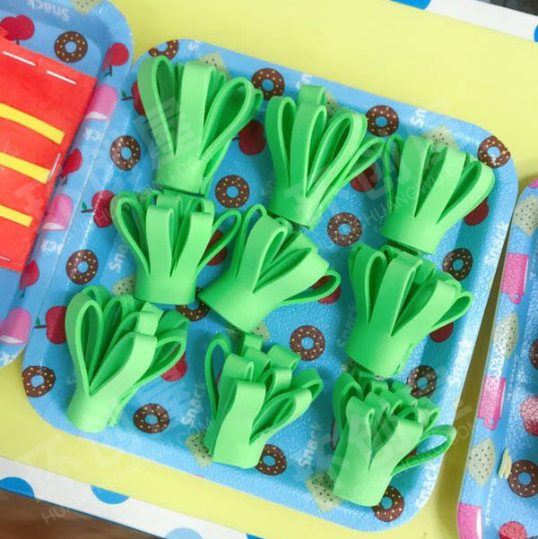 幼儿园角色区海绵纸好吃的食物图片