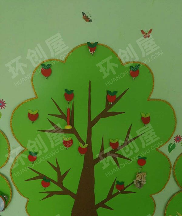 幼儿园表演区墙面乐器收纳功能图片
