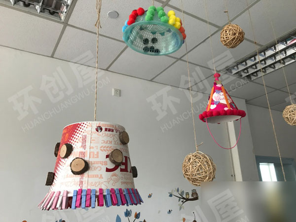 幼儿园教室卡通可爱的隔断吊饰图片