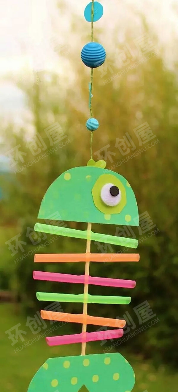 幼儿园各种材质做小鱼吊饰图片