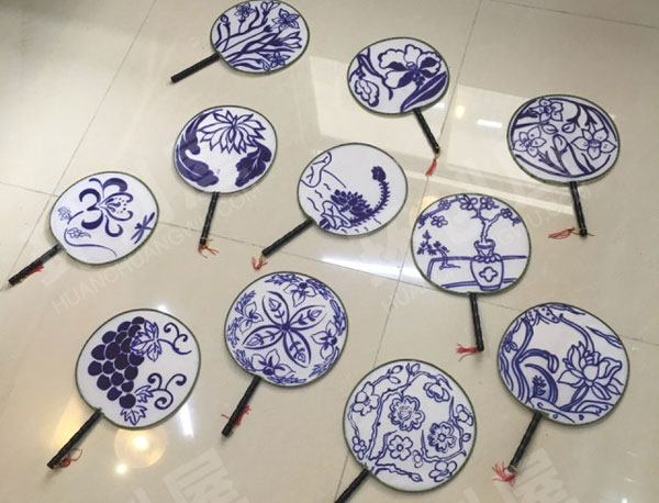 幼儿园手工制作成品走廊摆放图片