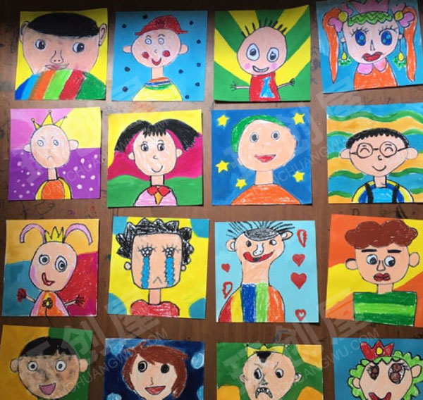 幼儿园手工制作成品走廊摆放图片