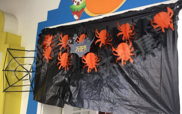 幼儿园万圣节狂欢门头图片