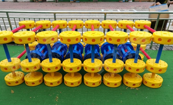 幼儿园户外运动万能工匠搭建图片