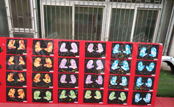 幼儿园户外秋季画展图片