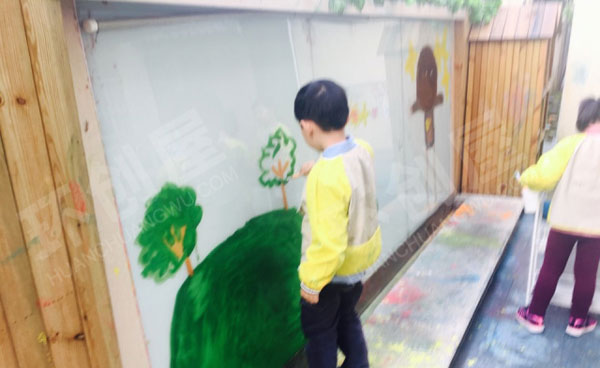 幼儿园户外水粉创意涂鸦图片