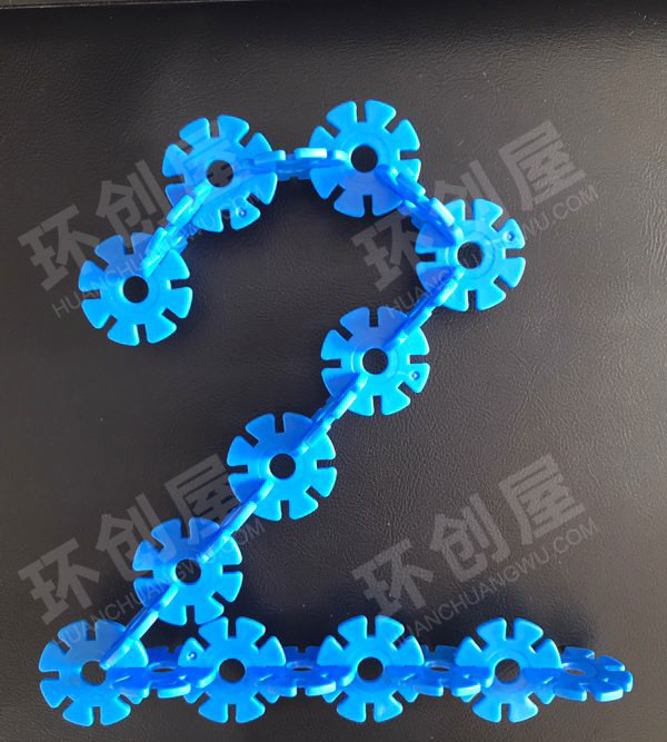 幼儿园建构区环创雪花片拼数字图片