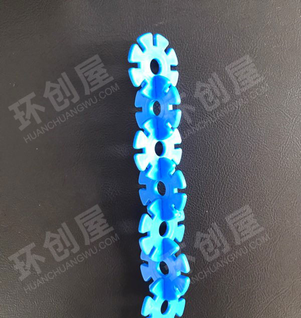 幼儿园建构区环创雪花片拼数字图片