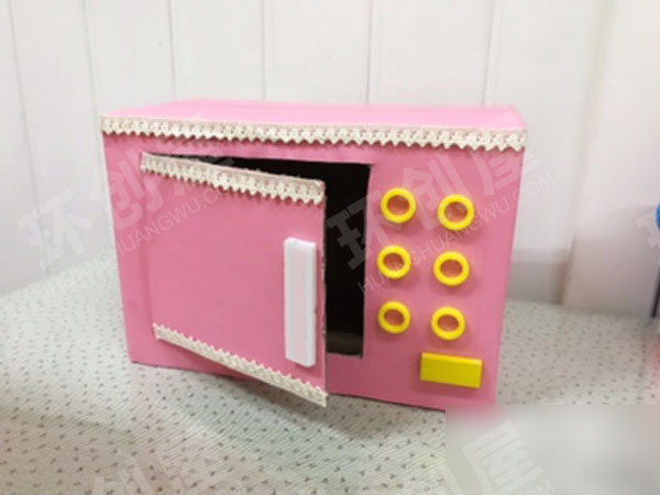 幼儿园角色区孩子们高兴的小厨房图片