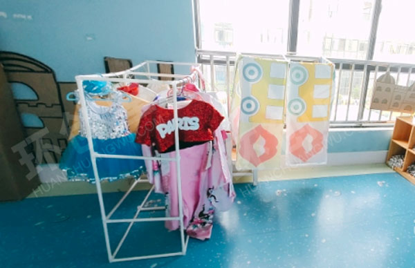 幼儿园废物利用表演区改造图片