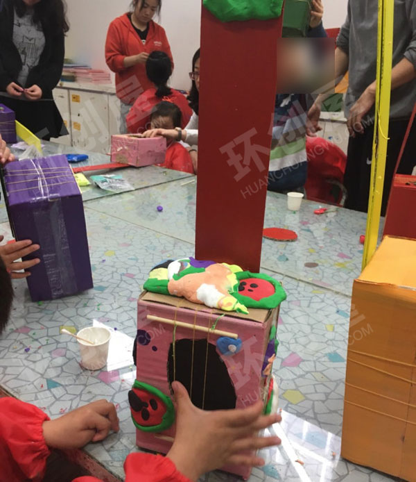 幼儿园表演区自制乐器小吉他图片