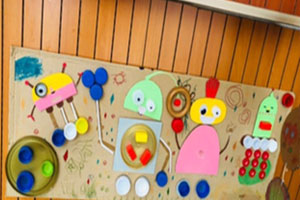 幼儿园立体创意装饰墙面布置图片6张