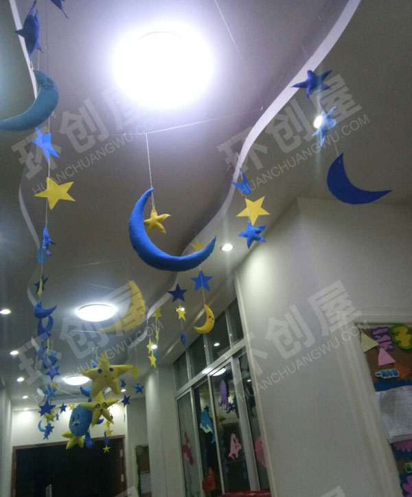 幼儿园走廊海绵纸星空世界吊饰图片