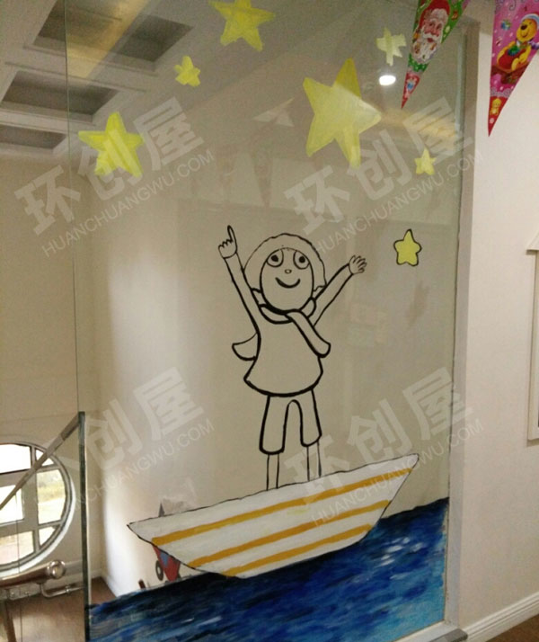 幼儿园玻璃窗上的奇妙创作图片