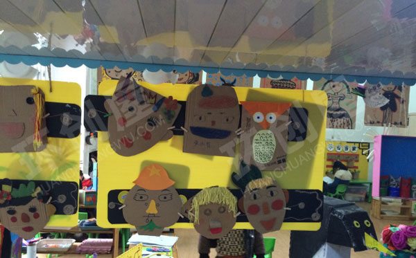 幼儿园废物利用纸主题原木风作品展示图片