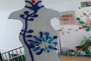 幼儿园轻粘土青花瓷旗袍作品展示图片
