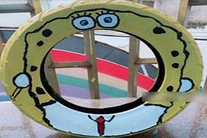 幼儿园户外轮胎海绵宝宝绘画图片