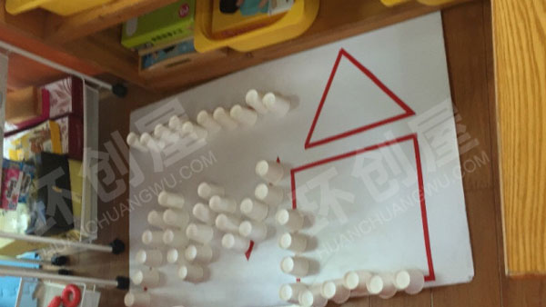 幼儿园建构区利用废旧环保材料制作图片