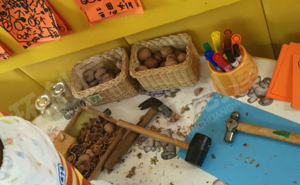 幼儿园建构区利用废旧环保材料制作图片