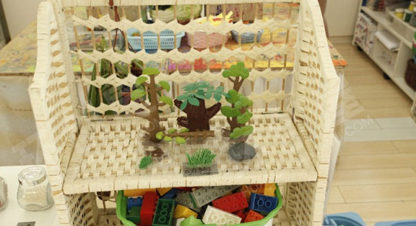 幼儿园建构区自然材料图片