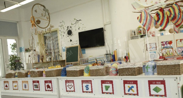 幼儿园建构区自然材料图片
