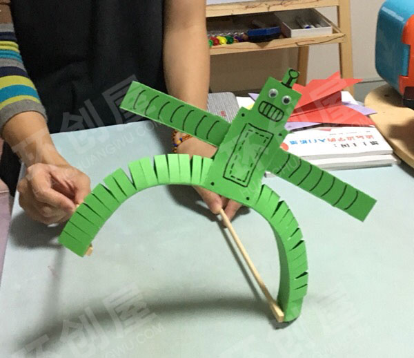 幼儿园美工区手工制作活动机器人图片