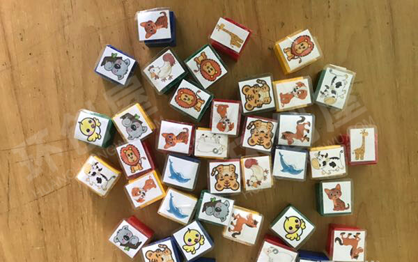 幼儿园益智区动物麻将牌图片