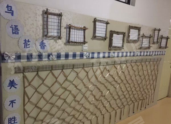 幼儿园原木风废物利用走廊墙面装饰图片